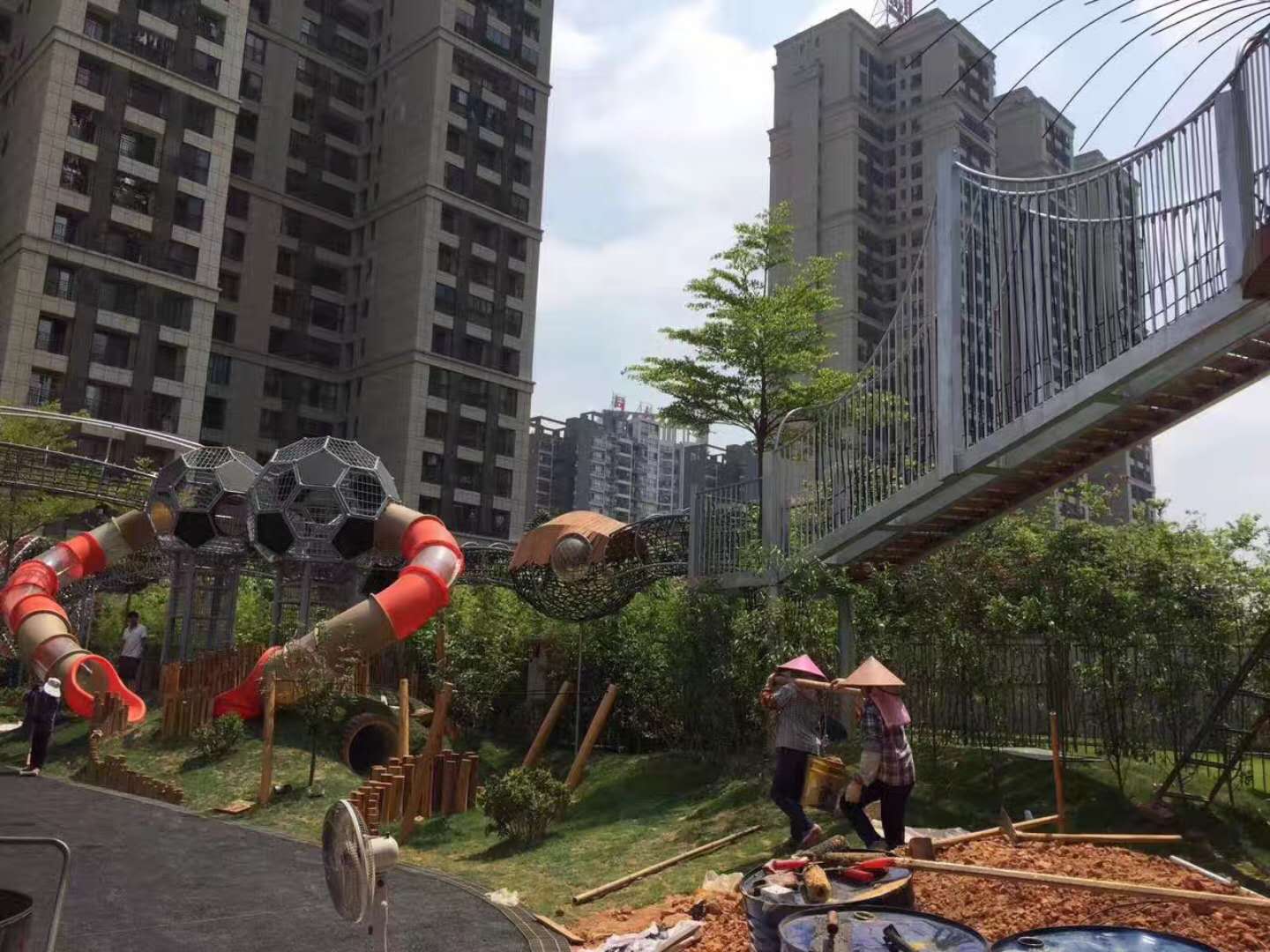 深圳國(guó)際公園組合滑梯戶外游樂設(shè)備